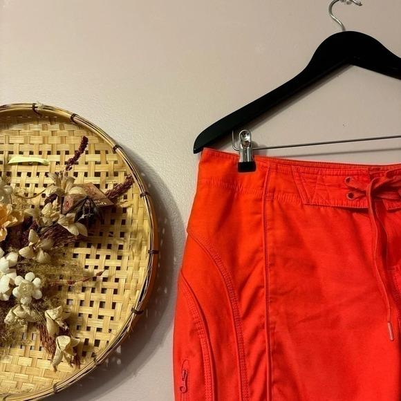 The North Face Women Long Shorts Size 2 - Picture 2 of 11